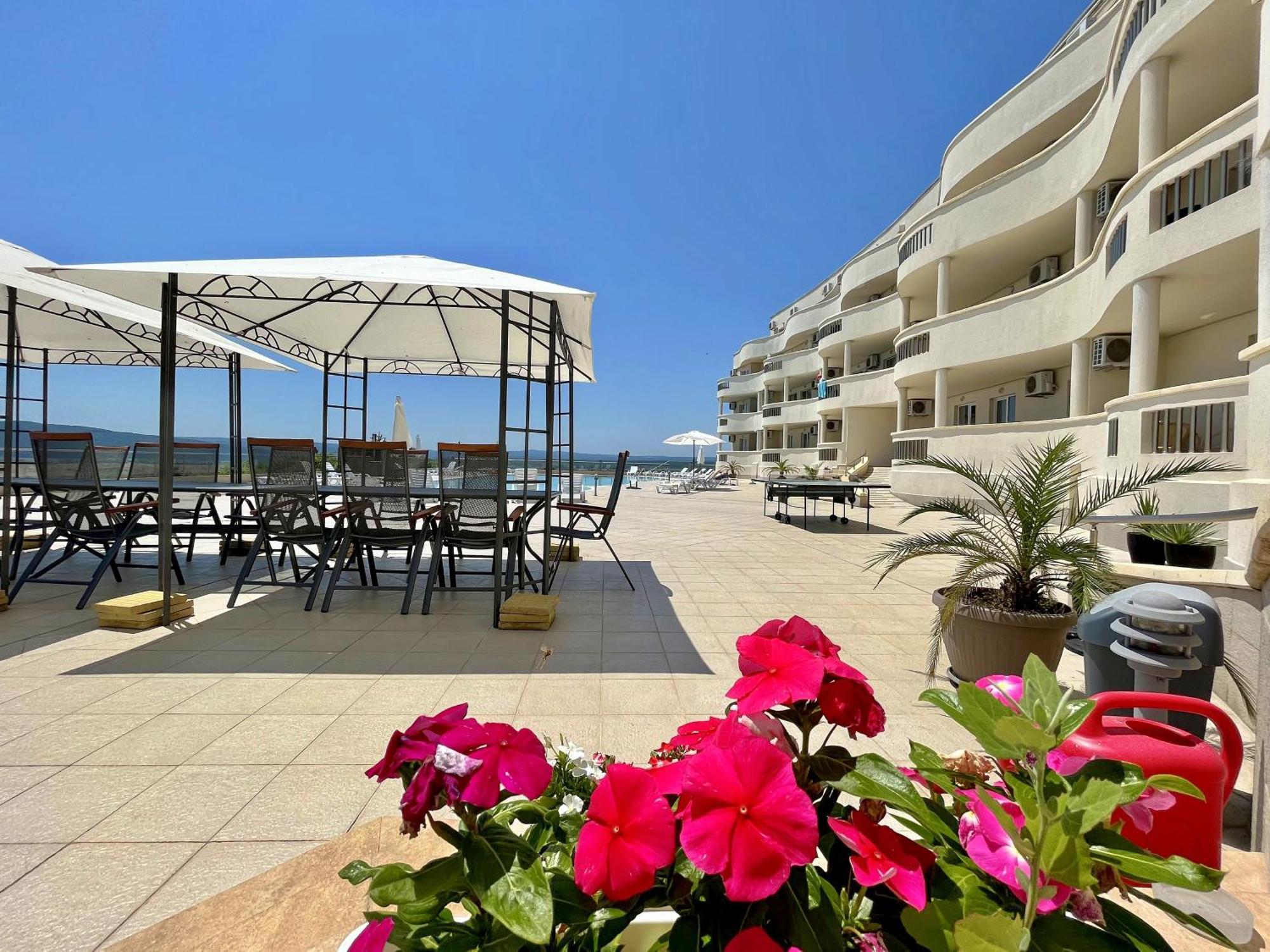Апартаменти Сънбрийз - Sunbreeze Apartments Byala  Exterior photo