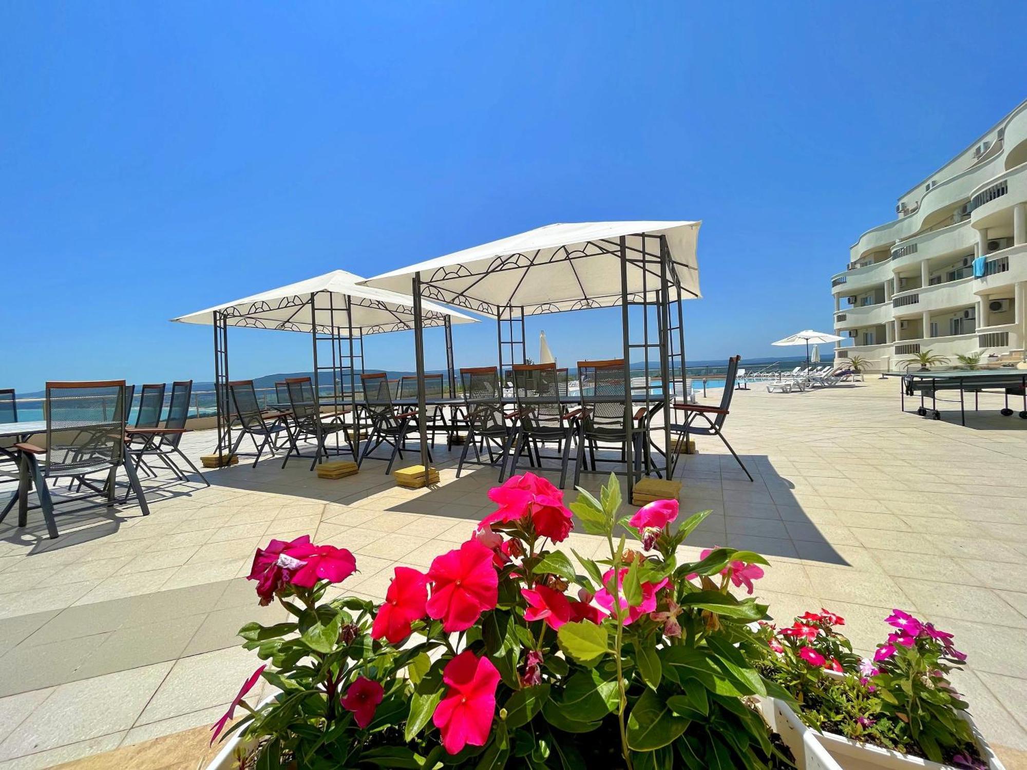 Апартаменти Сънбрийз - Sunbreeze Apartments Byala  Exterior photo