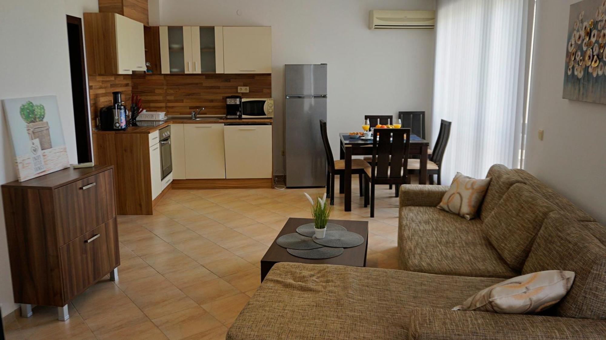 Апартаменти Сънбрийз - Sunbreeze Apartments Byala  Exterior photo