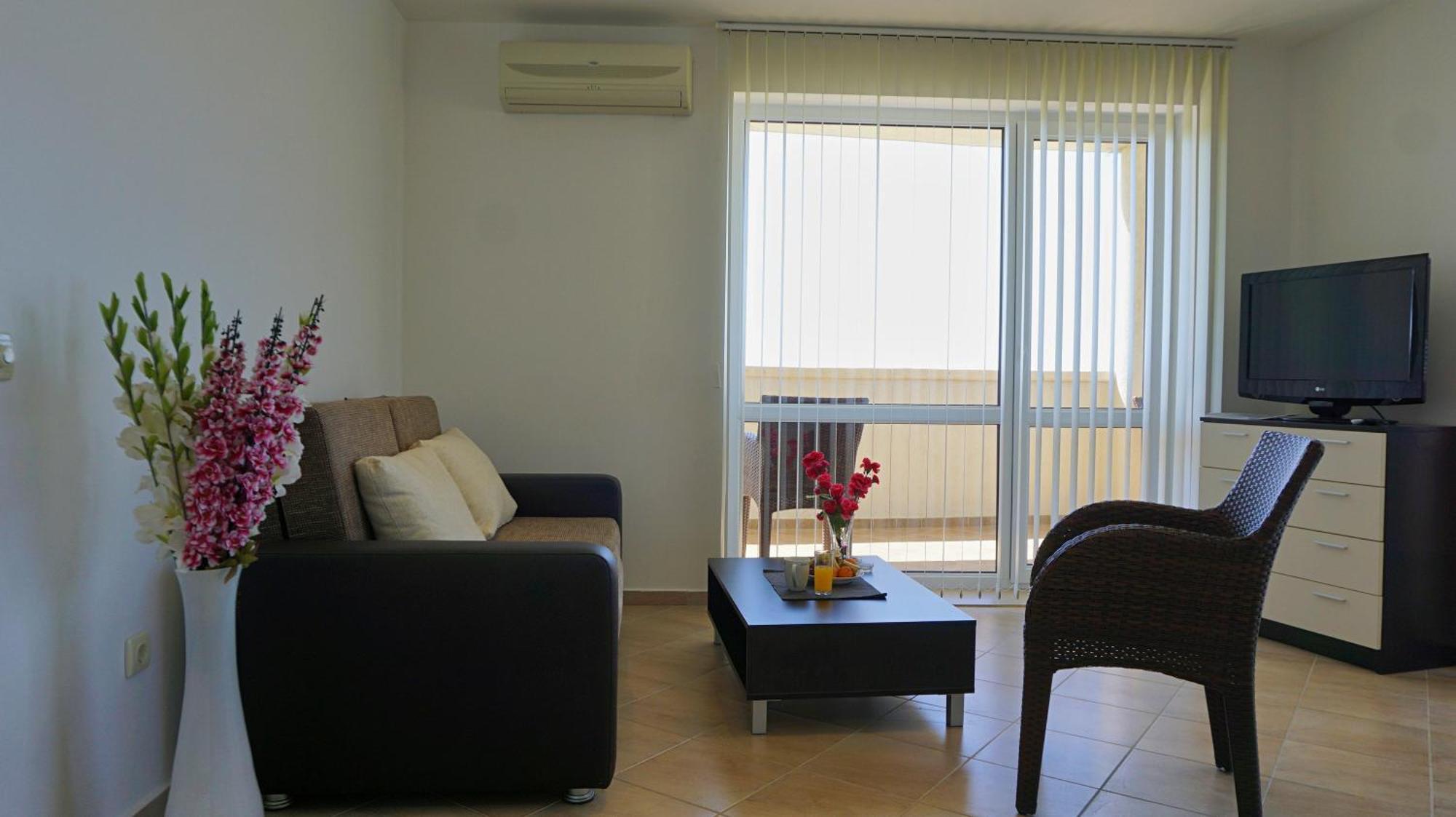 Апартаменти Сънбрийз - Sunbreeze Apartments Byala  Exterior photo